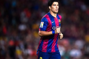 Uzi迎来二十赛季出色发挥，雄鹿观众热烈欢呼！比赛高潮迭起